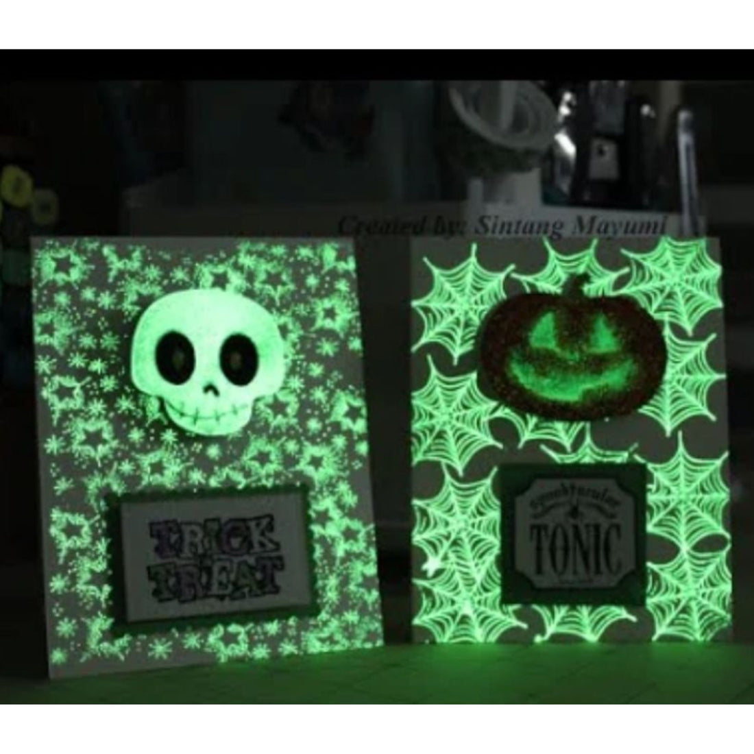 Glow-In-The-Dark Embossing Powder / Polvo de Embossing Brilla en la Obscuridad Polvos de Embossing Wow!