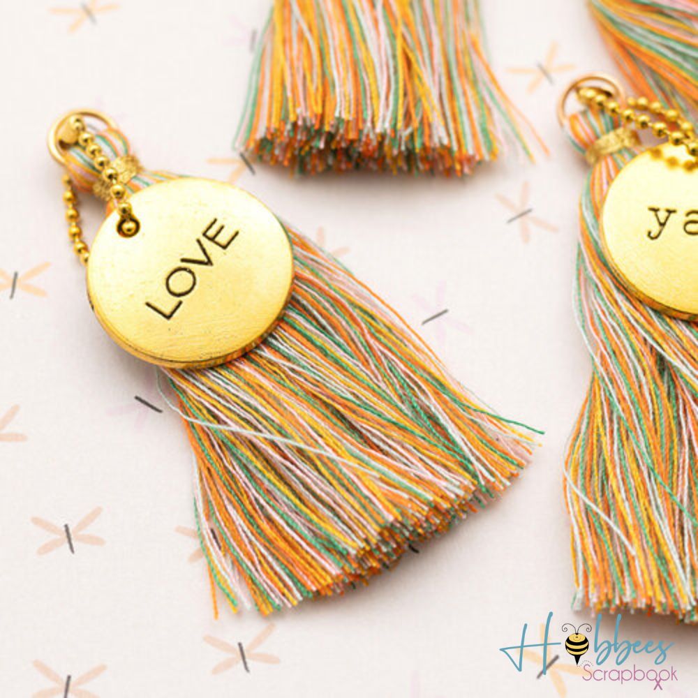 Live &amp; Let Grow Tassels / 4 Borlas con Charms Adornos / Embellishments Jen Hadfield