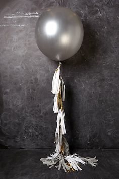 Oversized Balloons Silver / 3 Globos de Sobretamaño Plateados Adornos / Embellishments We R Memory Keepers