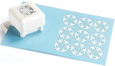 All Over the Page Scallop Snowflake Pattern / Perforadora Diseño de Copo de Nieve Descontinuado Martha Stewart